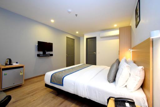 Hotel Rest And Leaf - Housity