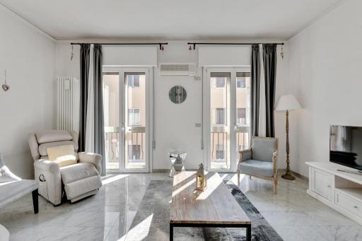 Elegant Blue Apartment - Housity