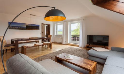 Top 97,5 qm Ferienwohnung im Allgäu, Balkon und Parkplatz - Housity