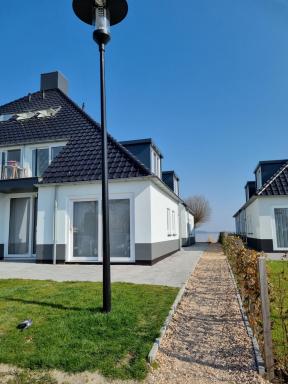 Vakantie vieren aan het Sneekermeer - Housity
