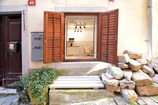 Bernard Coastal Getaway Apartment - Housity