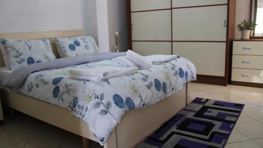 Bledi's Cozy Apartment in New Blvd - Housity