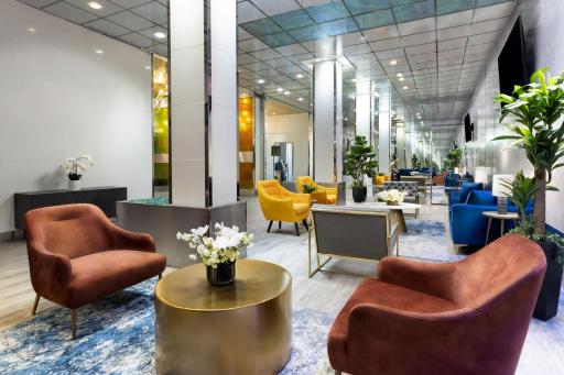 OYO Times Square - Housity