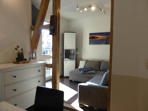Ferienwohnung Friedrich Schiller, 2 Schlafzimmer, Balkon,kostenloses WiFi, nähe Zentrum, - Housity