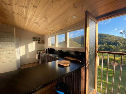 Misty Mountain Cottage at Krambach - Housity