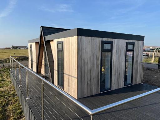 Seas the Day - self catering lodge North Uist - Housity
