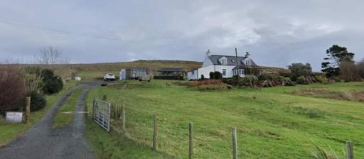 Tigh Quiraing- Heather - Housity