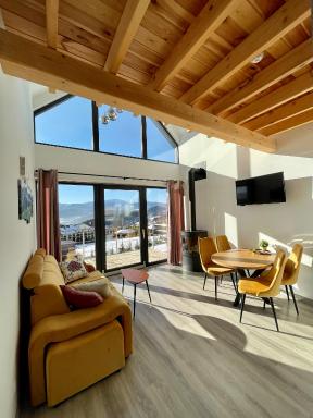 Cuda Natury - Niebo, Wiatr, Ziemia - Housity
