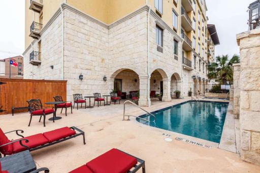 Comfort Suites Alamo-River walk - Housity
