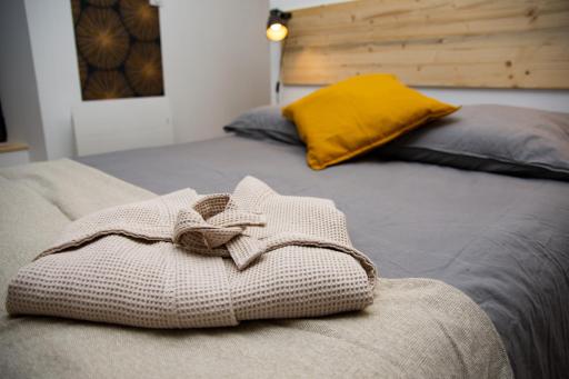 Ô COSY , DUPLEX, JACUZZI, TERRASSE. - Housity