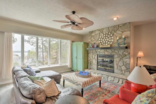Lake Keowee Resort Condo with Balcony and Pool Access! - Housity