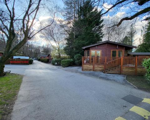 Cheerful 3 bedroom Lodge At White cross Bay Windermere - Housity