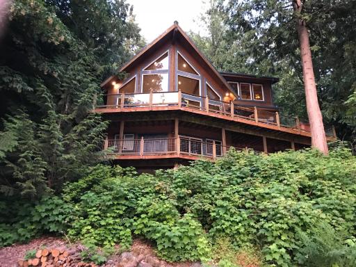 Silver Lake #7 - Unsurpassed lakefront views from this spectacular pet-friendly - Housity