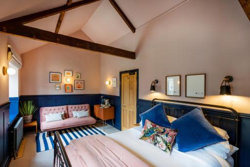 The Queens Chew Magna - Housity