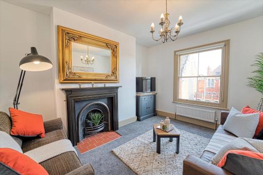 City Centre 1 Bedroom Apartment - Housity