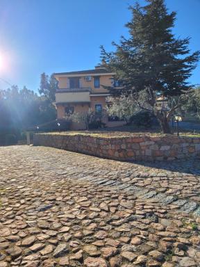 Casa vacanze Villa Lucheria Loceri - Housity