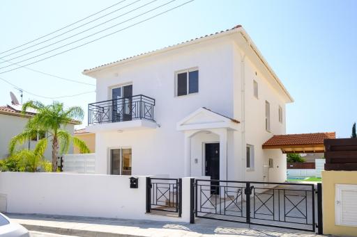 Voroklini Villa with Pool - Housity