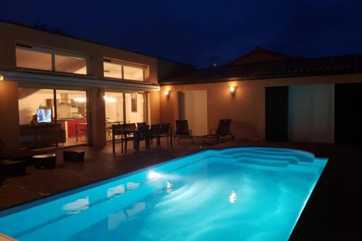 Superbe villa avec piscine à 2 km de la grande plage des Sables - Housity