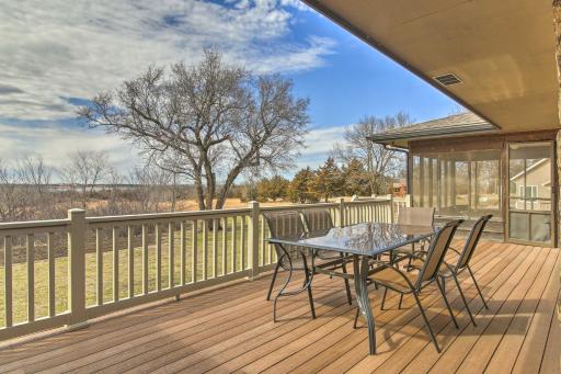 Milford Lake Vacation Rental Walk to Beach! - Housity