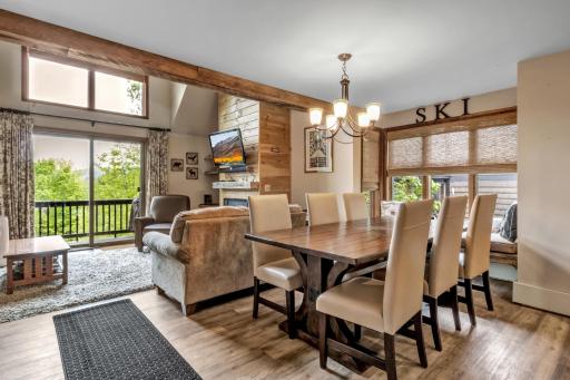 Luxury 4 Bedroom on Holimont Sunset Trail - Housity