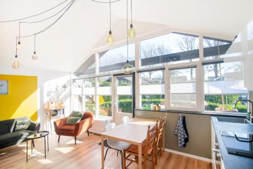 Loohuisje 32 - Housity