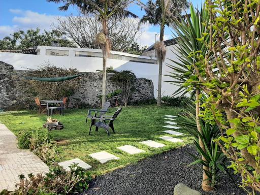 Vila Nikau - Garden by the Sea - Housity