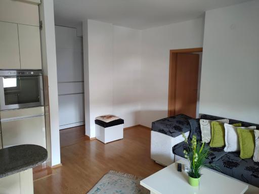 Jelena - Housity