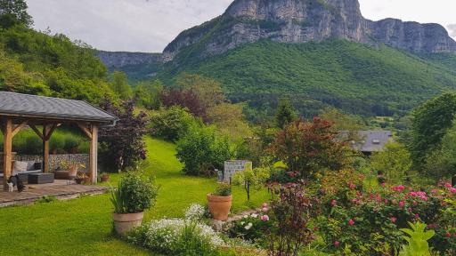 Studio au pied de la montagne et vue imprenable - Housity