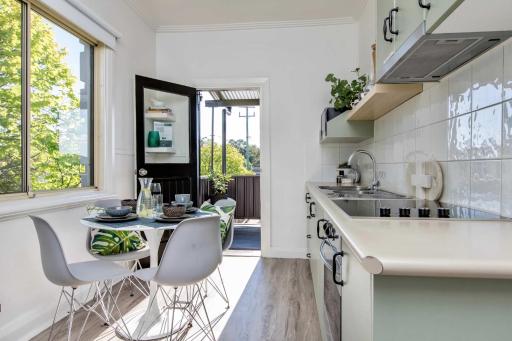 The Baylis Boutique Apartments - Stay on Baylis, Shopping precinct, FREE parking - Housity
