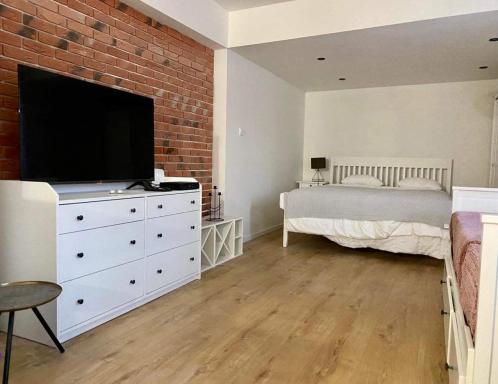 BRICK Apartment - Housity