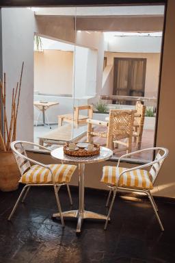 El Refugio Hotel - Housity
