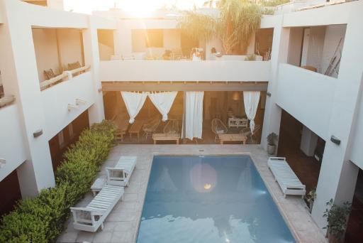 El Refugio Hotel - Housity