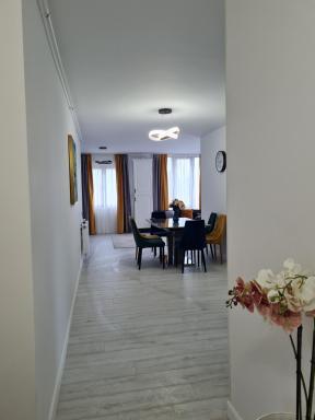 TORONTO DELUXE RESIDENCE - Housity