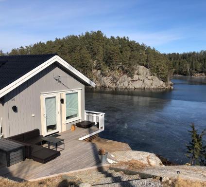 Lyseren waterfront cabin - Housity