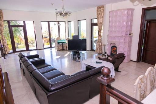 Casa din deal - Housity