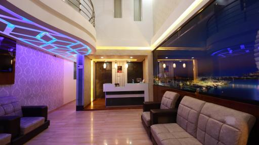 Silver Suite - Housity