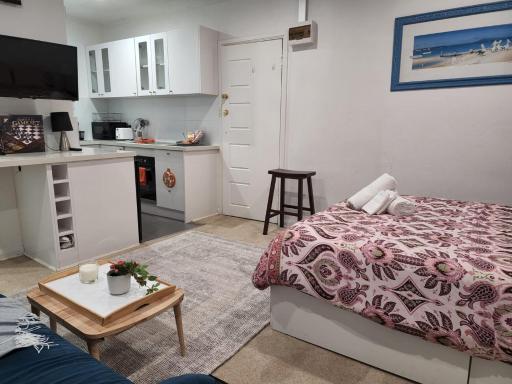 St Kilda Lovely Studio Apartment - Housity