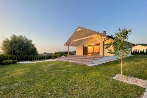 Dom nad jeziorem obok Uniejowa - Housity