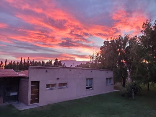 Casa quinta en Pocito con pileta quincho cancha de futbol - Housity