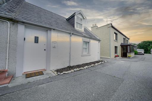 The Wee House by the Sea - Housity