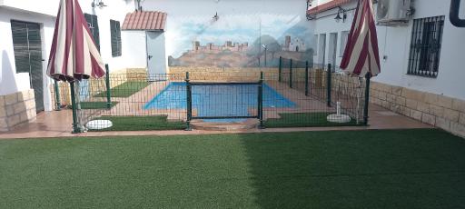 Exclusivo chalet con piscina junto a centro comercial, posibilidad de cama supletoria adicional Piscina Disponible hasta 15 de septiembre - Housity