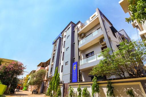 FabExpress Crystal Stay - Housity