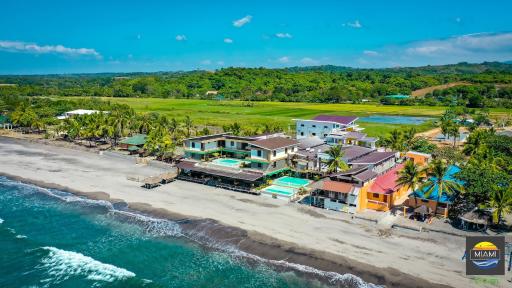 Miami Heat Beach Resort - Housity