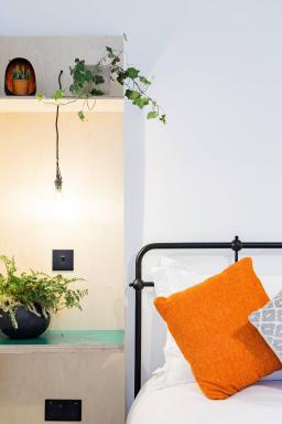 The Plywood Flat, Modern Style In A Traditional Tenement - Housity