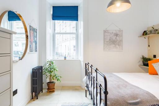 The Plywood Flat, Modern Style In A Traditional Tenement - Housity