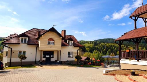 Dom Pod Lipą - Housity