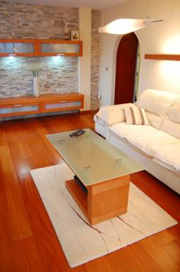 Apartament Cavalier z prywatnym parkingiem oraz WiFi - Housity