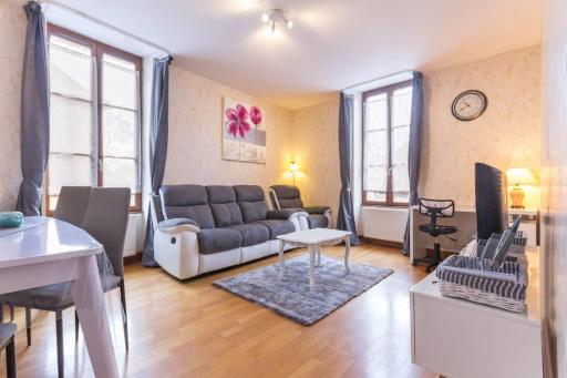 Le Papillon - Housity