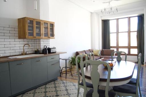 Piso modernista en casco histórico con garaje - Housity