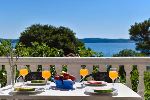 VACATION HOUSE BIBINJE ZADAR - Housity